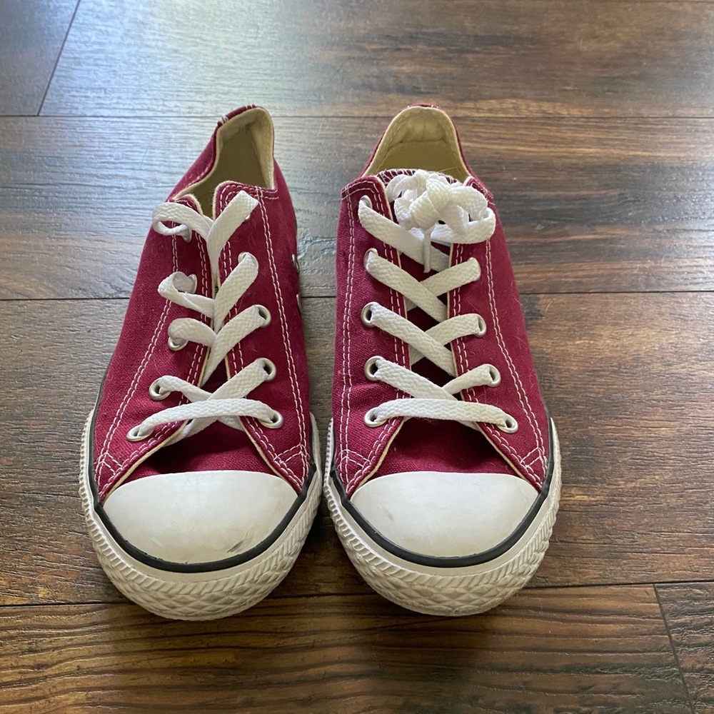 Girls converse
